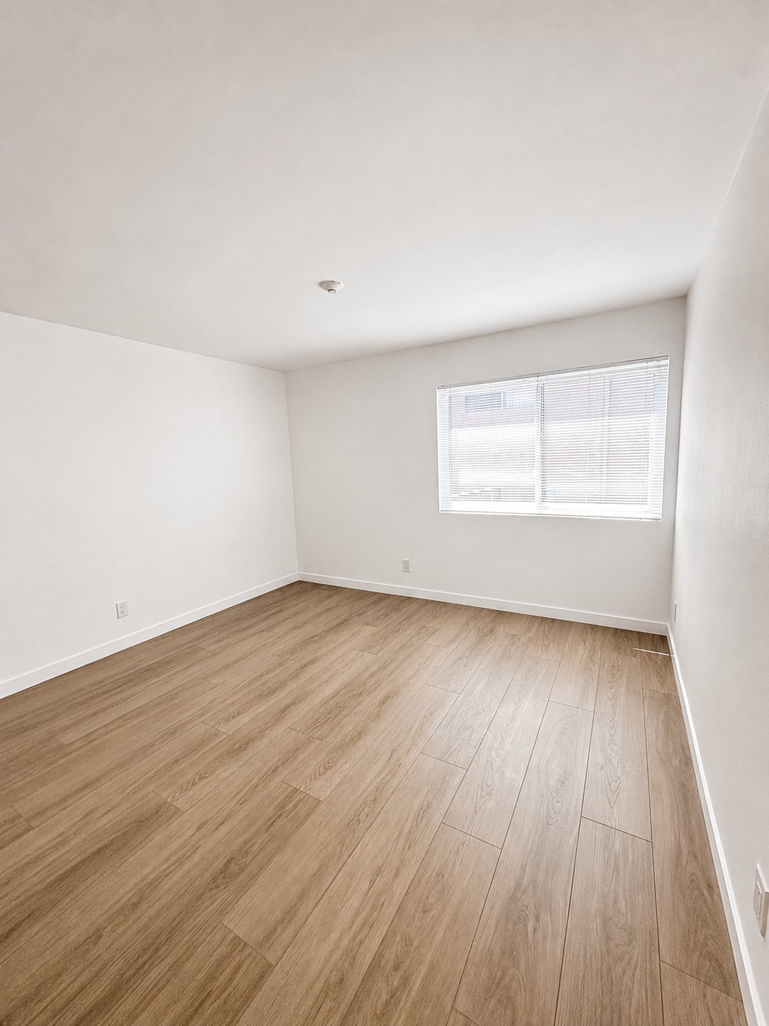 Building Photo - 108 N Helberta Ave