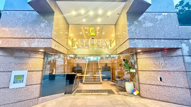 Building Photo - Bright 1BR/1BA w/ City Views, Amenities and just Steps to Embarcadero -AMSI