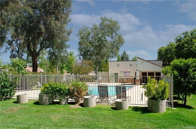 Building Photo - 24717 Sand Wedge Ln