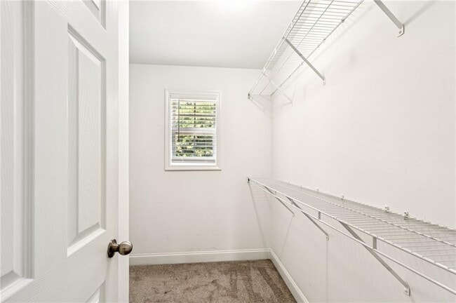 Building Photo - 3040 Bernauer Trce