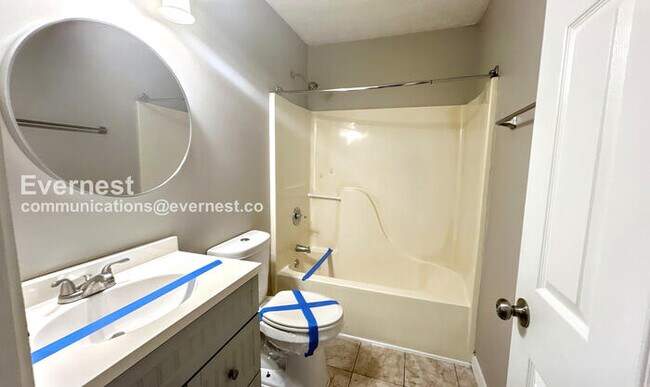 Building Photo - 460 Ward Rd