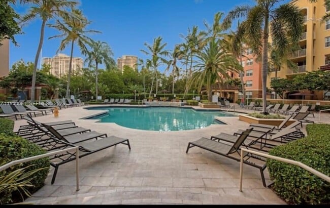 Building Photo - 19801 E Country Club Dr