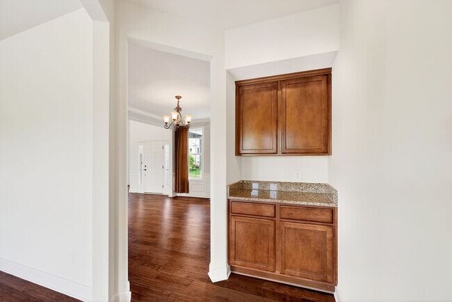 Building Photo - Modern Luxury with Waterfront Views in West Carmel