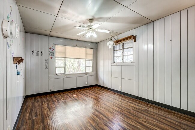 Building Photo - Available for Lease!! Live in a unique piece of Stillwater history!