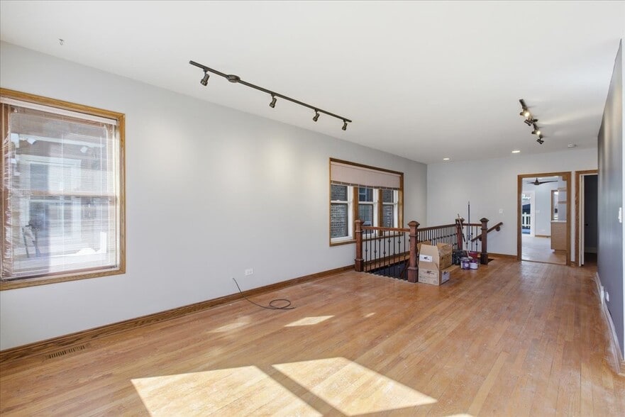 Building Photo - 5218 N Lieb Ave