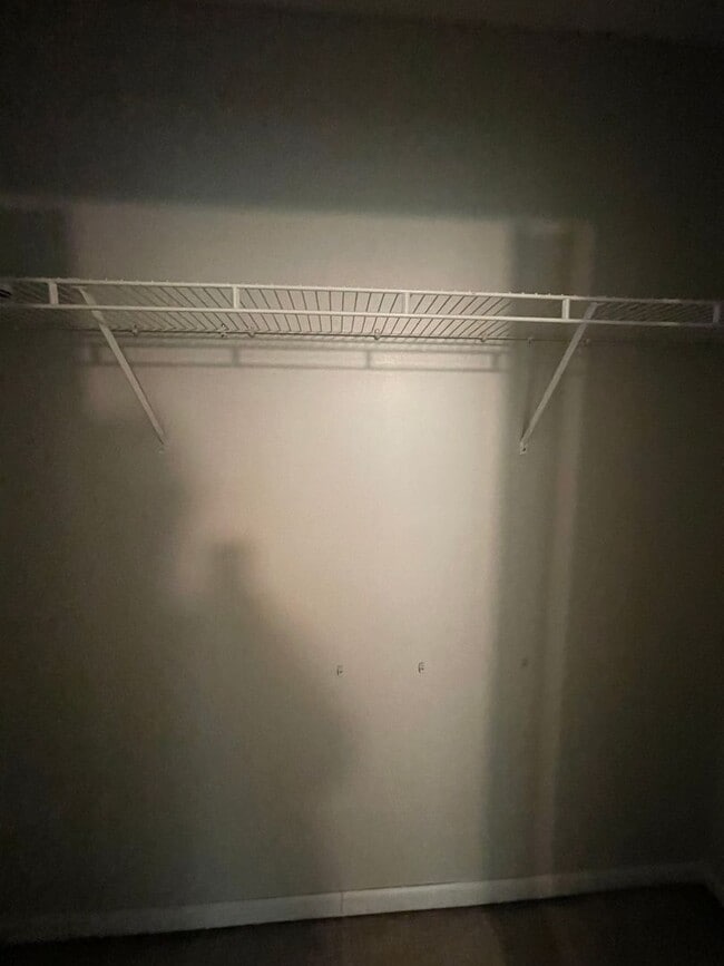 Building Photo - Foxhill Commons - 12 Month Minimal Lease! ...