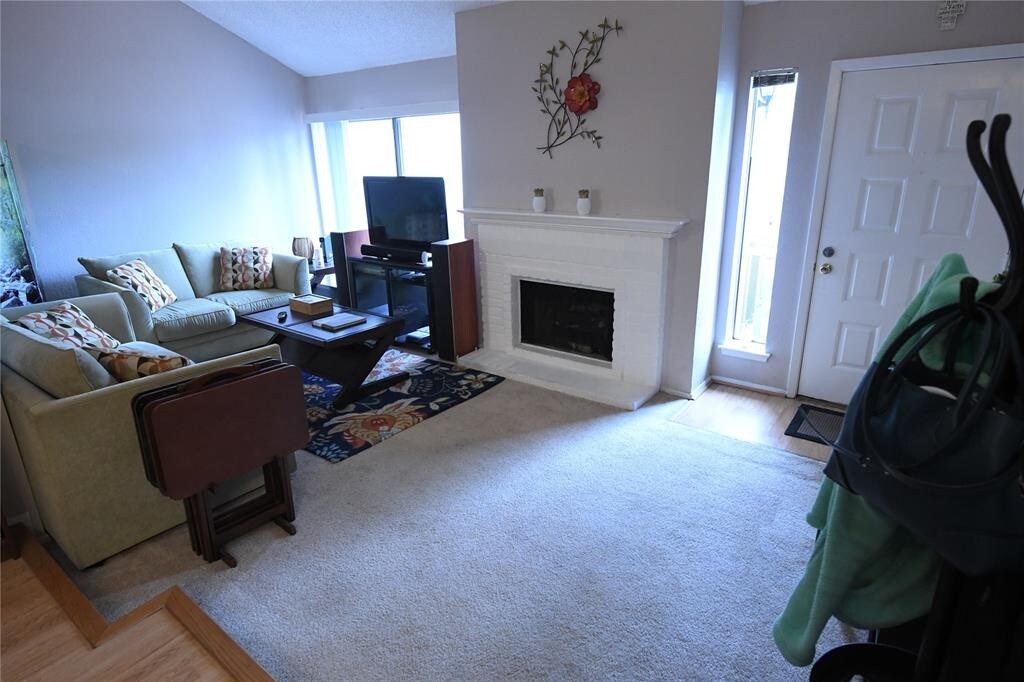 Large Living Room - 3174 Windchase Blvd