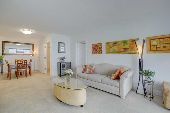 Building Photo - 3000 S Ocean Dr