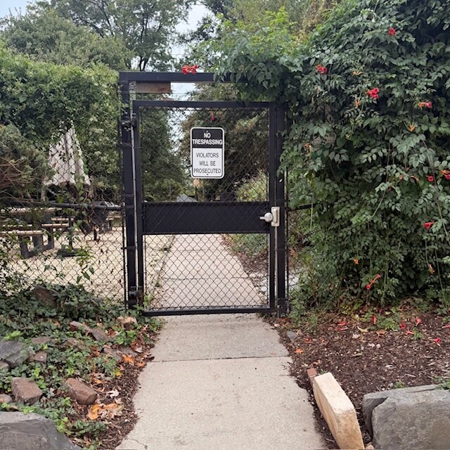 Building Photo - 3022 Wisconsin Ave NW