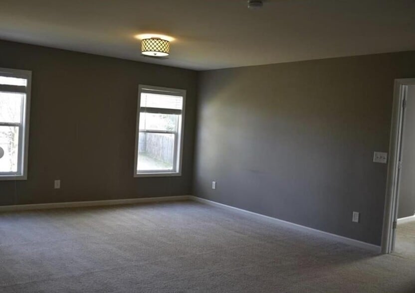 Building Photo - 3327 Edenridge Ct