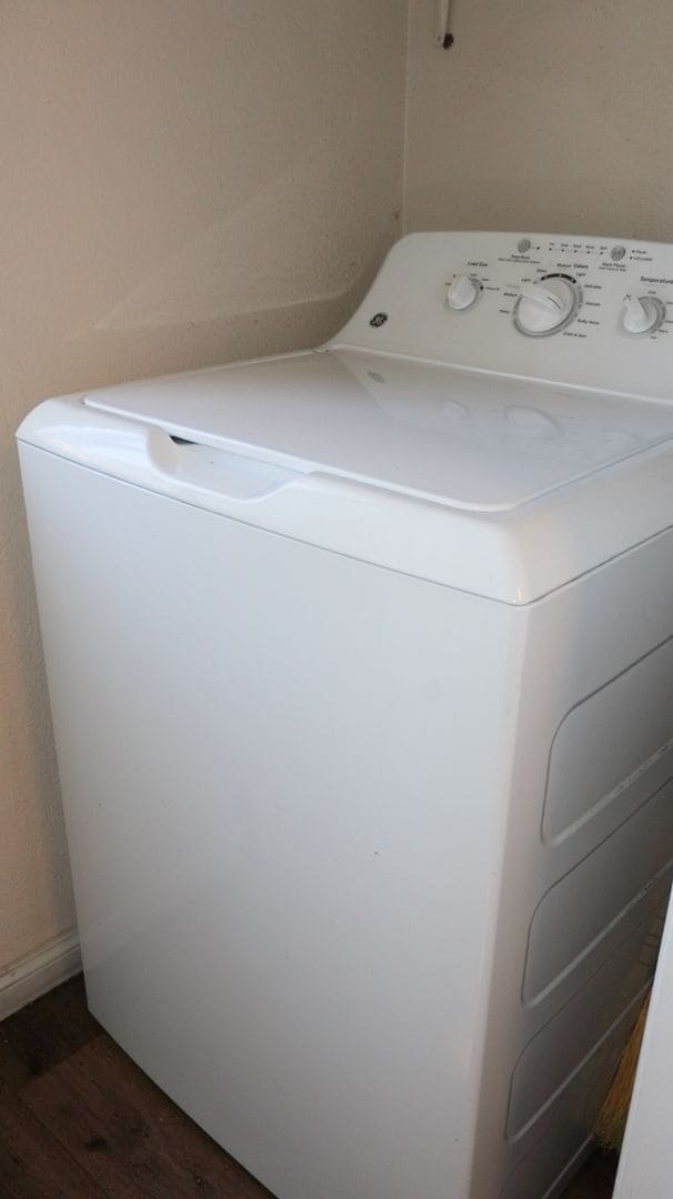 Building Photo - Beautiful 3 bedrooms corner unit condo located in Poway.