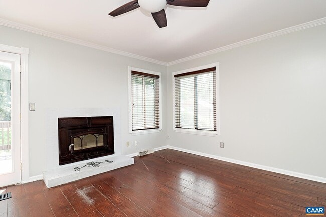 Building Photo - 573 Southampton Ct
