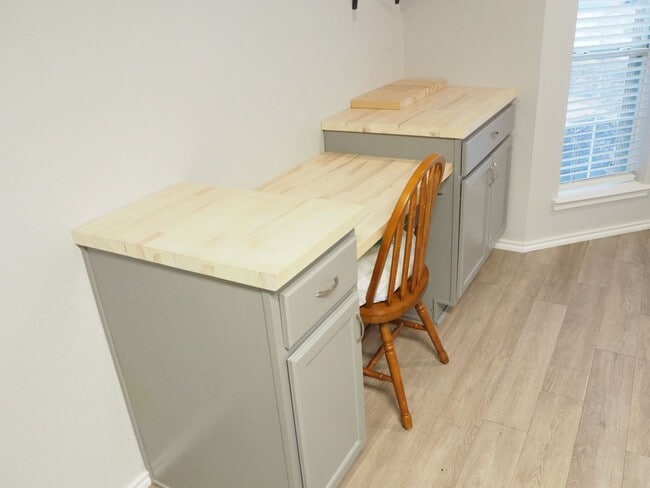 Building Photo - 511 Lone Star Park Ln