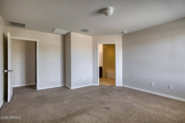 Building Photo - 24633 W Sheraton Ln