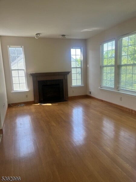 Building Photo - 6 W Winding Hill Dr