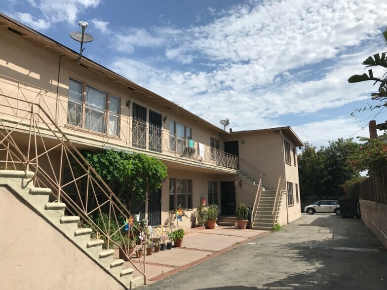 Building Photo - 2020 Cloverfield Blvd