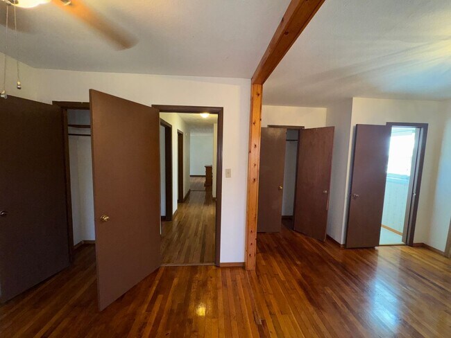 Building Photo - 580 Jones Rd