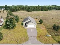 Building Photo - Single level 2 Bedroom Baxter home with attached garage