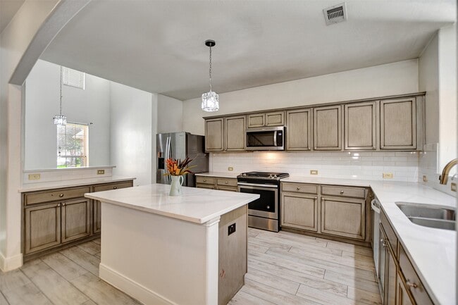 Building Photo - 20831 Brodie Ln