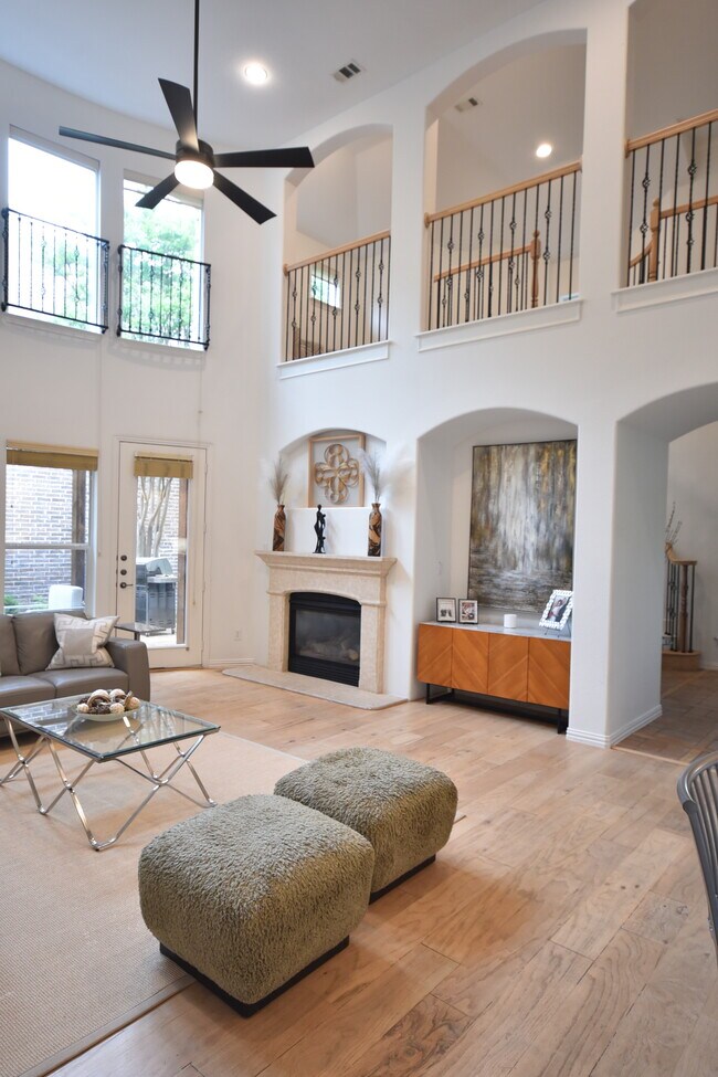 Building Photo - 5447 Wendover Dr