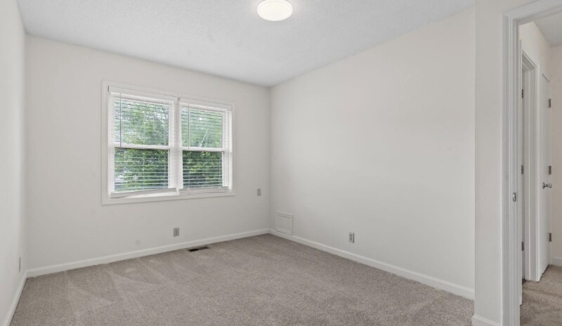 Building Photo - 713 67th Ave N