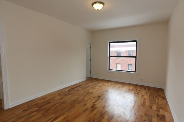 Building Photo - 836 W Waveland