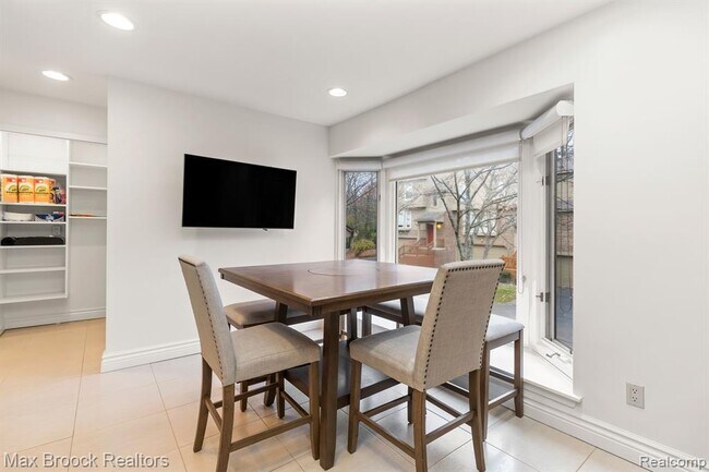 Building Photo - 6322 Aspen Ridge Blvd