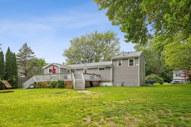 Building Photo - 44 Simsbury Manor Dr