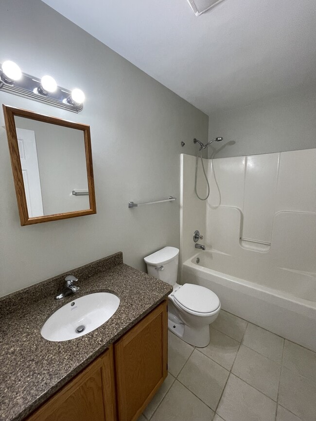 Building Photo - 1500 Iris Dr