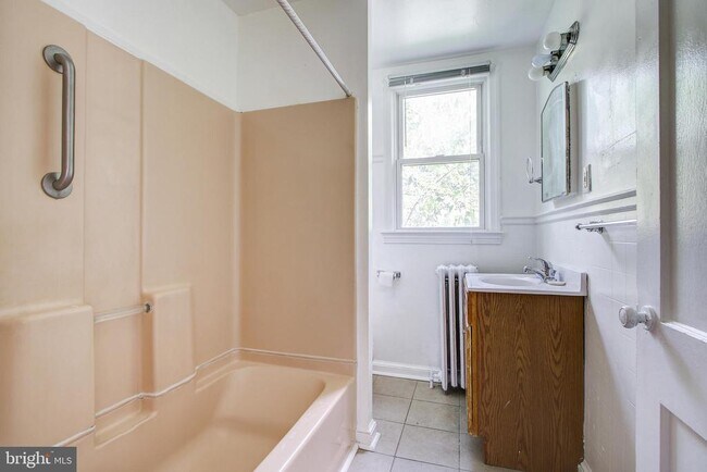 Building Photo - 6120 41st Ave