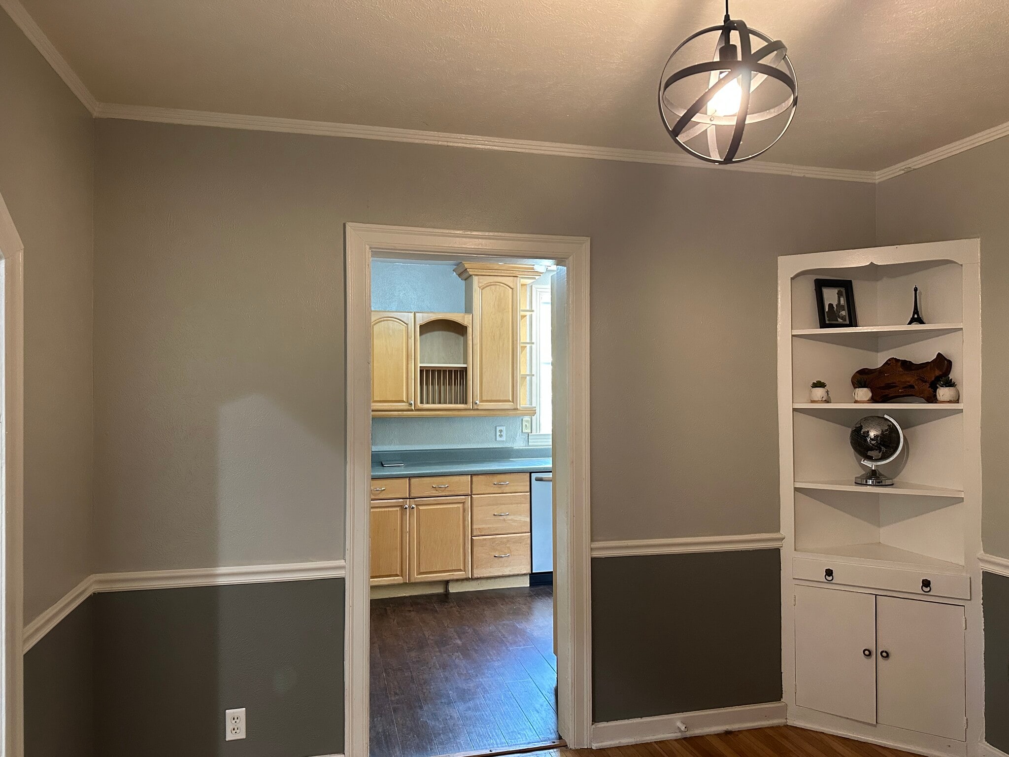 Kitchen Entry - 4624 Calmont Ave