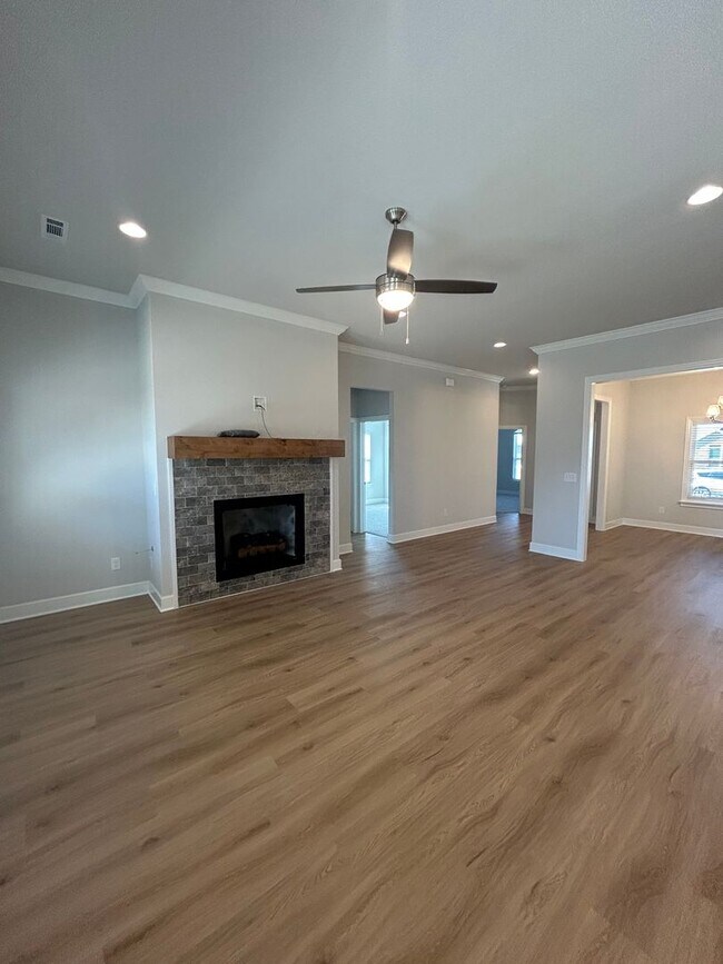 Building Photo - Beautiful Bentonville Home! 4 Bedrooms, 2.5 Bathrooms!!