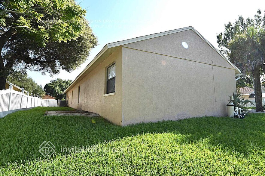 Building Photo - 940 Cortland Way