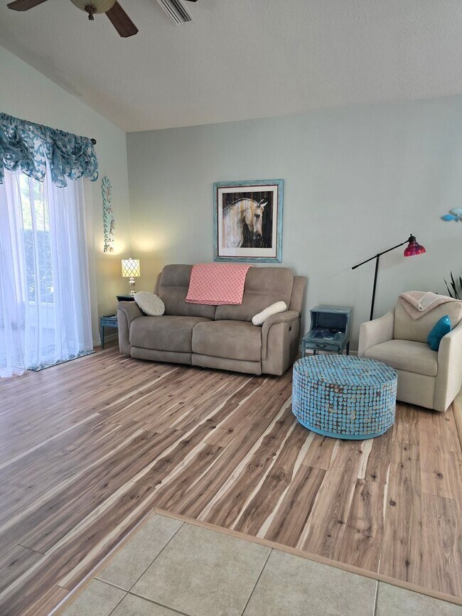 Building Photo - Gorgeous 3/2/2 in Terra Vista!!!
