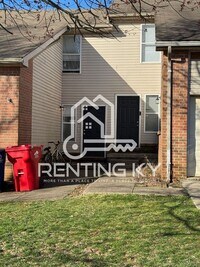 Building Photo - Updated 2-Bed, 1.5-Bath Townhome with a Garage!