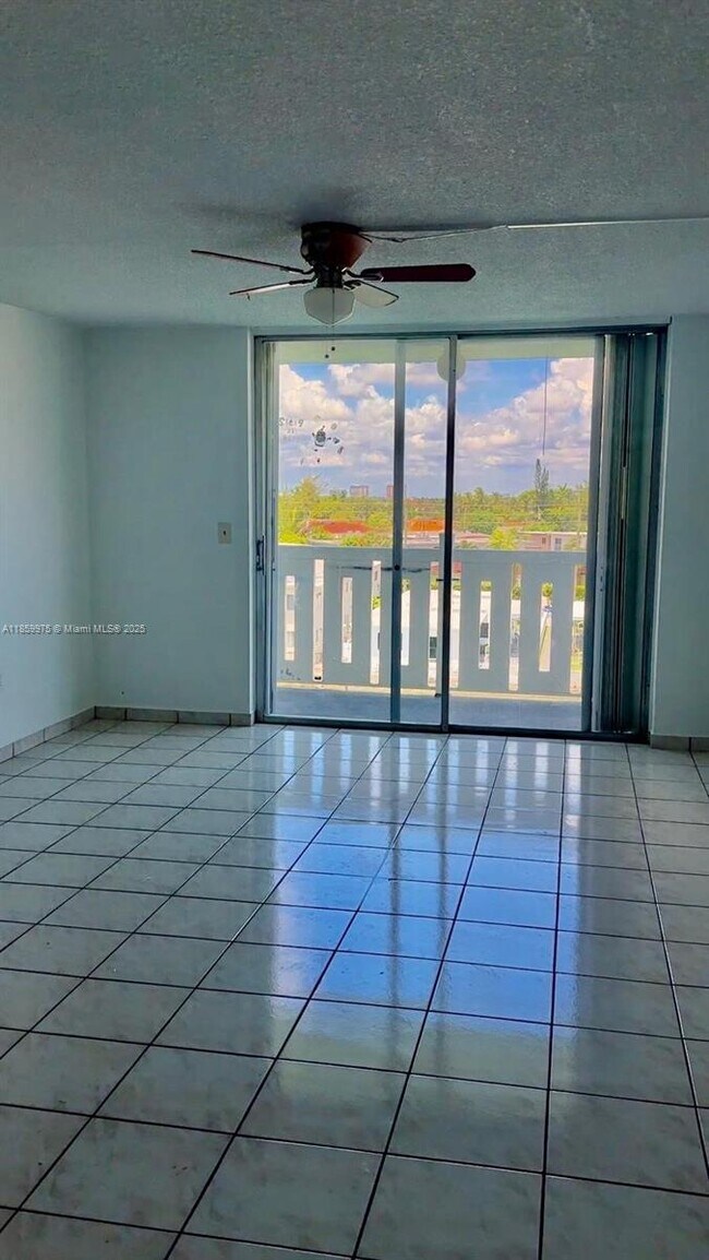 Building Photo - 7900 Tatum Waterway Dr