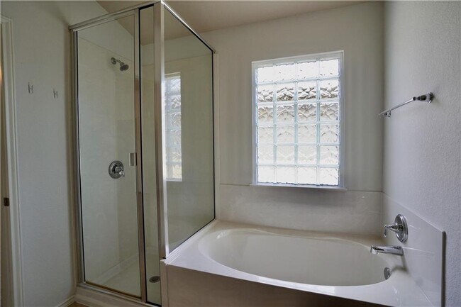 Building Photo - 8712 Wood Stork Dr