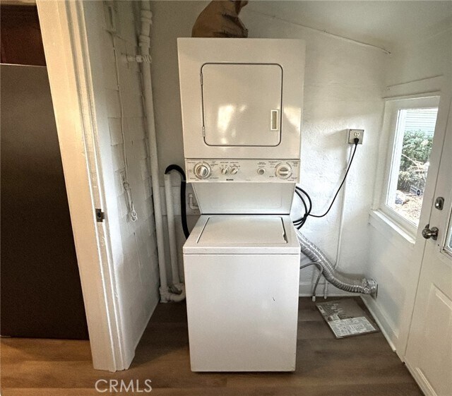 Building Photo - 246 W 4th St