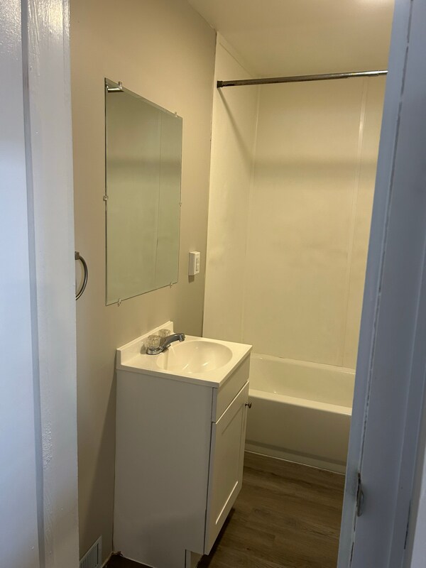 Building Photo - 401 Hannibal St