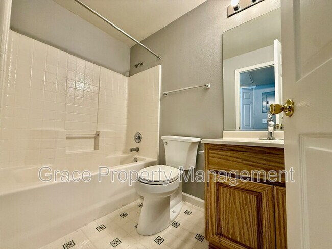 Building Photo - 1146 Opal St