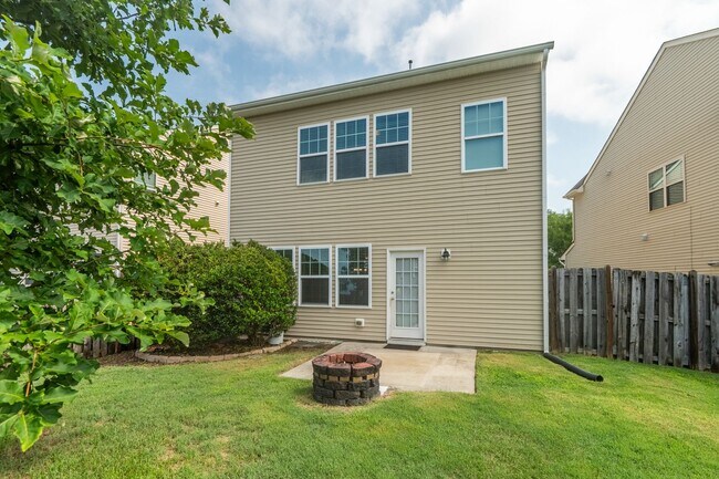 Building Photo - Charming 3BR Home with Loft, Fenced Yard & Community Pool