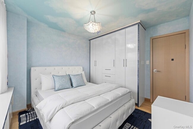 Building Photo - 102-10 66th Rd