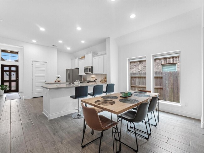 Building Photo - 24543 Songlark Bend Dr