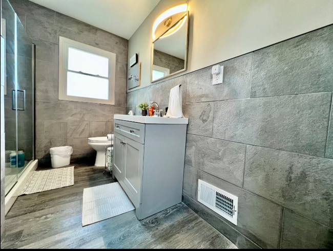 Building Photo - New Pool! Just vibes by the pool. Fully fenced yard