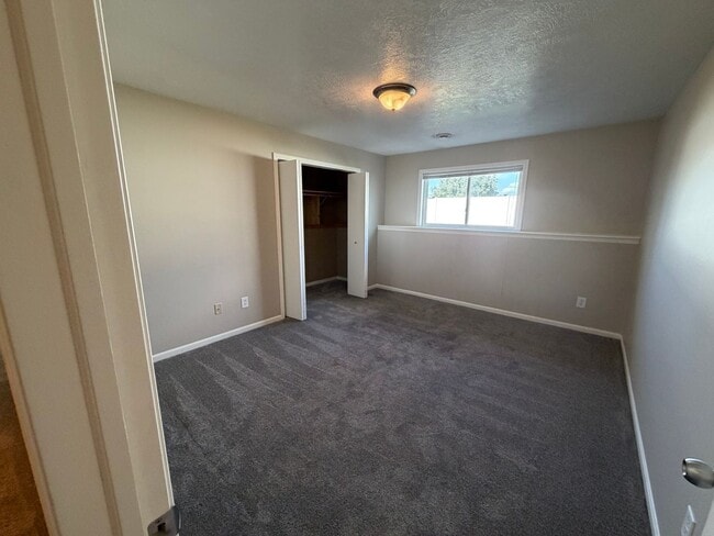 Building Photo - 3606 W Hughes Pl
