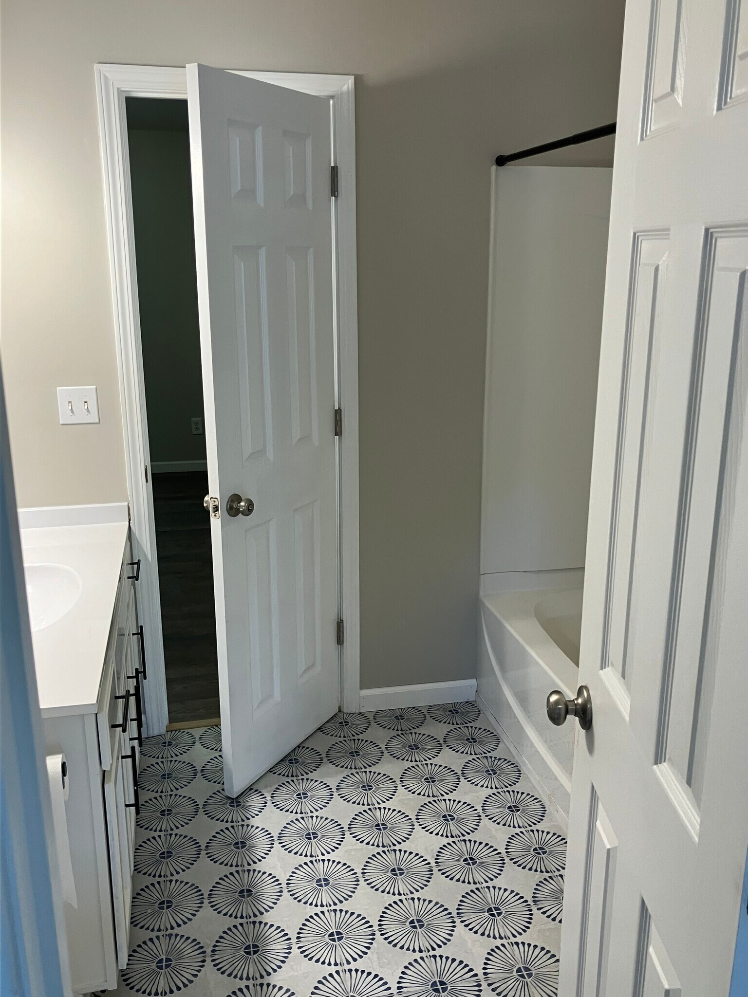 Full Bath - 119 South St