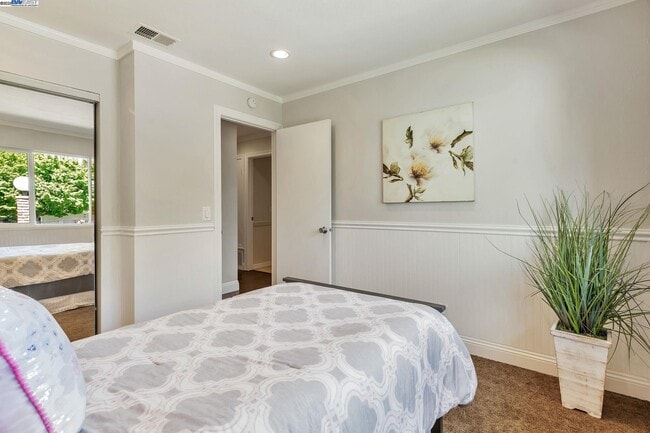Building Photo - 544 La Copita Ct
