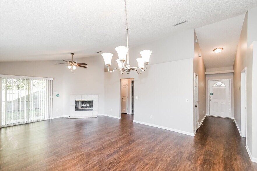 Building Photo - 1946 Running River Rd