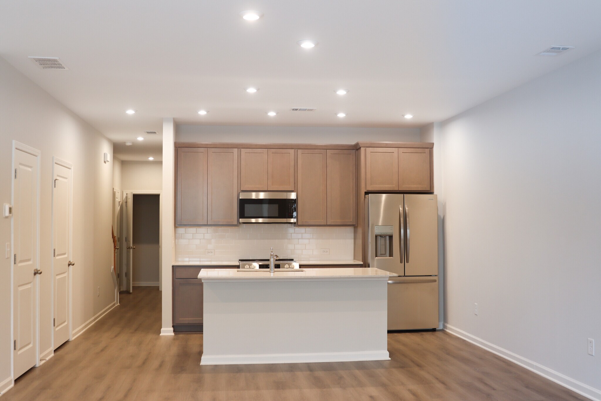 Building Photo - 479 Crown Dr