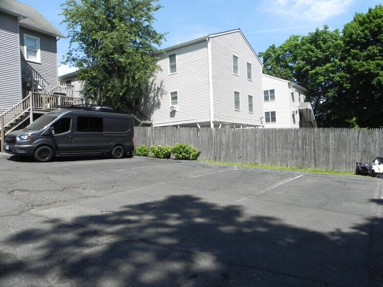 Building Photo - 67 Fairfield Ave